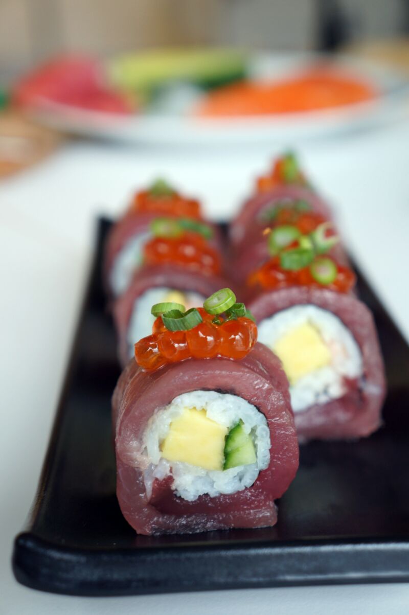 Swimmer's roll (Tuna sushi recipe)
