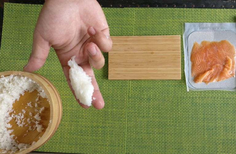 How to make smoked salmon nigiri ⋆ Make my SushiMake my Sushi